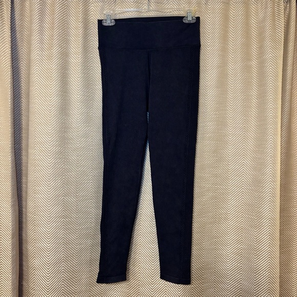 Offline by Aerie Seamless Cable High Waisted Leggings Ladies Medium Black Gray - Picture 2 of 8